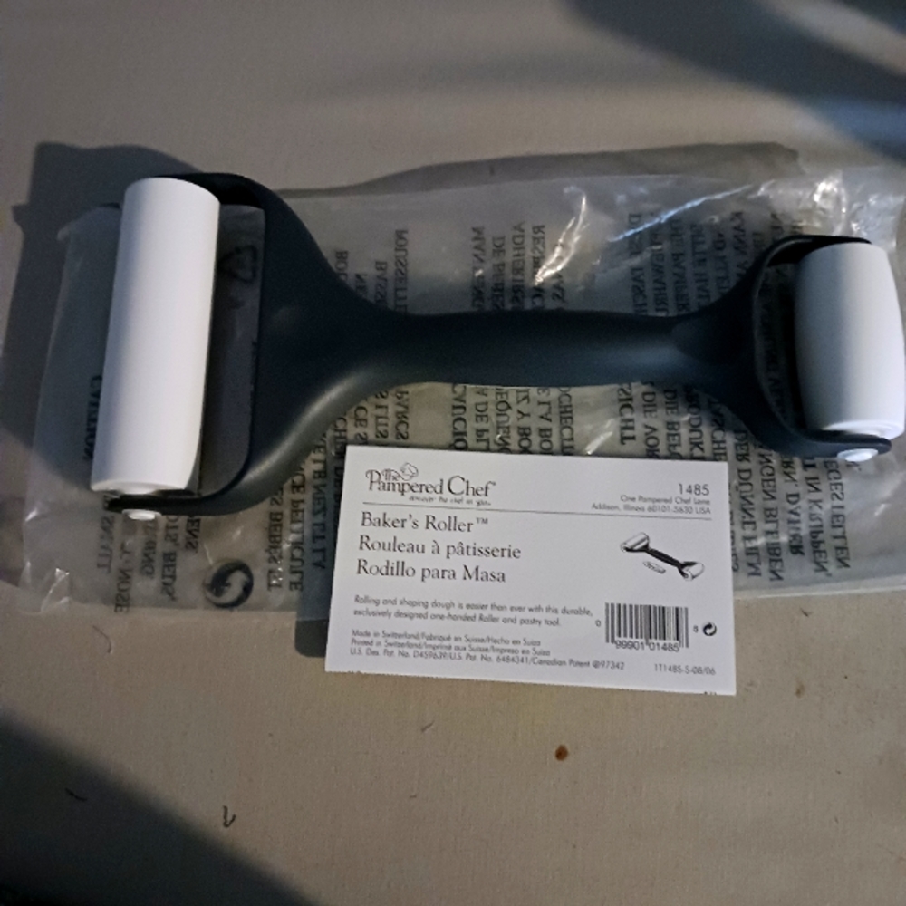 Pampered Chef Baker’s Roller #1485